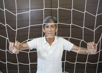 Zurda y con el 13 a la espalda: Pilar Rivas, la rebelde sexagenaria del deporte español