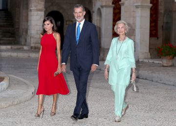 Los Reyes, anfitriones de la recepción más multitudinaria en La Almudaina