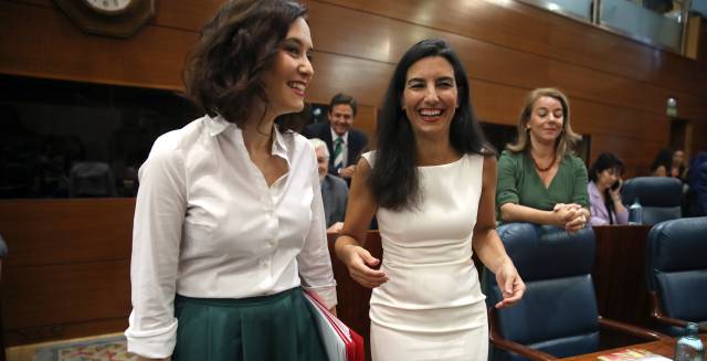 Isabel Díaz Ayuso (l) and Rocío Monasterio.