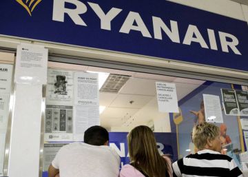 Ryanair cabin crew in Spain will strike for 10 days in September