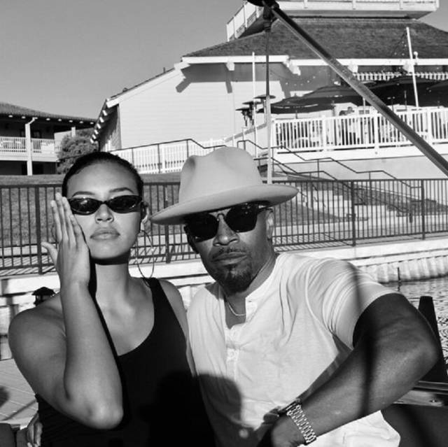 Jamie Foxx y Sela Vave en una imagen compartida por la cantante en su cuenta de Instagram.