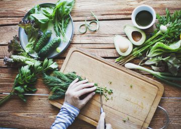 Intoxicación en la cocina: cómo usar la tabla de cortar para evitar la contaminación cruzada