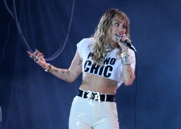 Miley Cyrus estalla en Twitter y niega que le fuera infiel a Liam Hemsworth