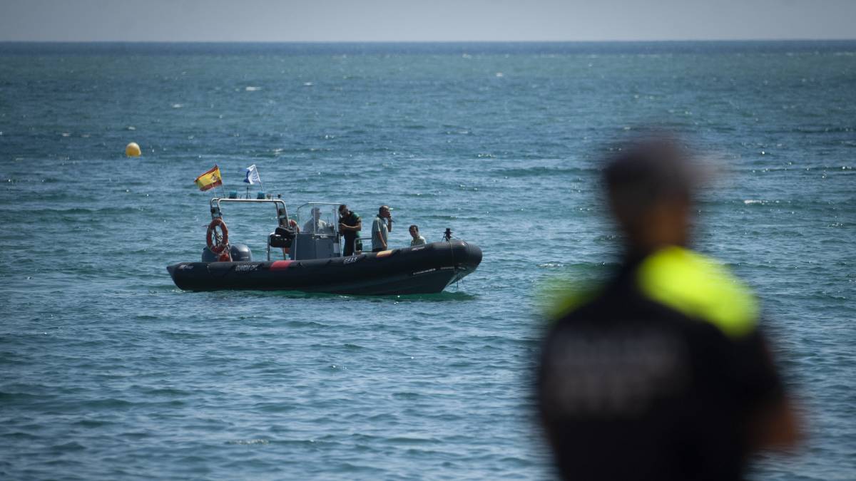 La Guardia Civil, en la playa de San Sebastián.