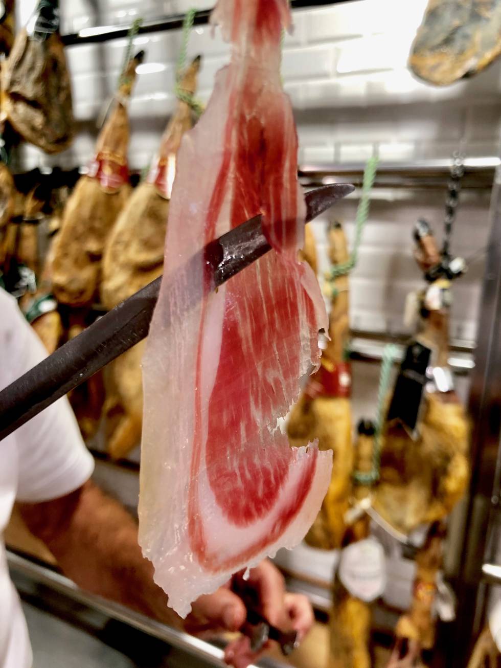 Loncha de paletilla de jamón de castañas y bellotas Capel