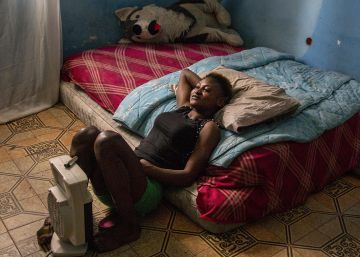 Prostitución 20 horas al día en los cruces de autopistas del Sur de Italia