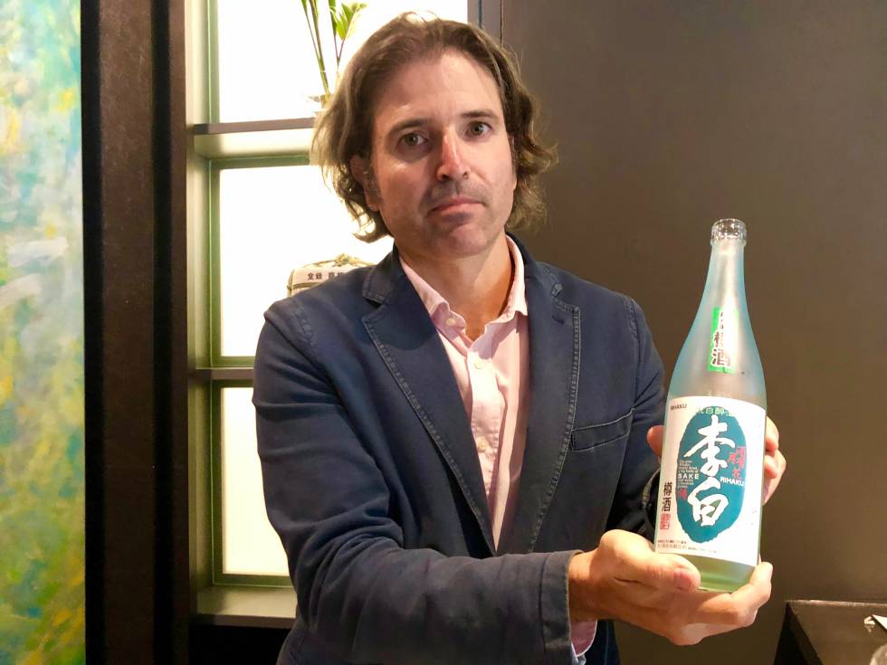 Pablo Alomar con uno de sus sakes Capel