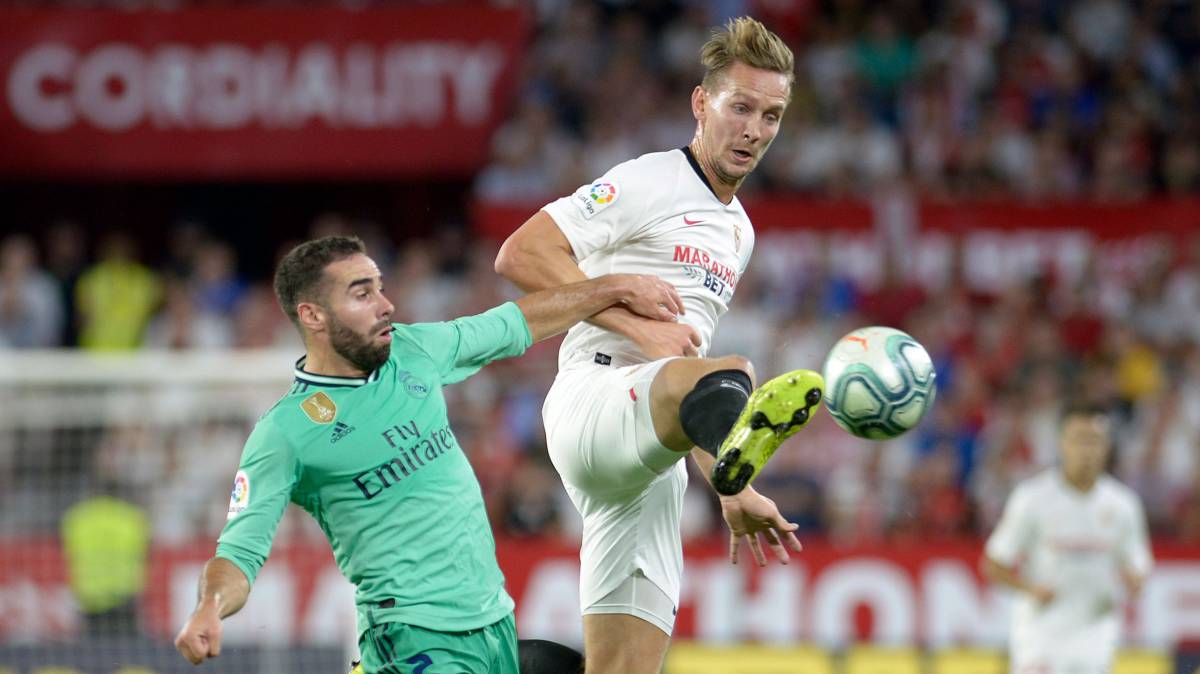 Carvajal (izquierda) y De Jong.