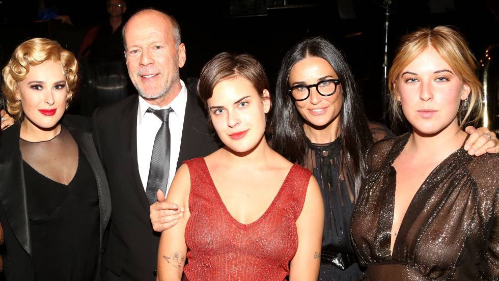 Demmi Moore y Bruce Willis con sus hijas