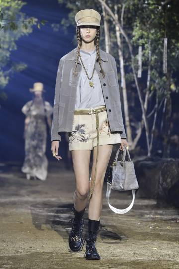 Una de las modelos durante el desfiles de Dior en París este martes.