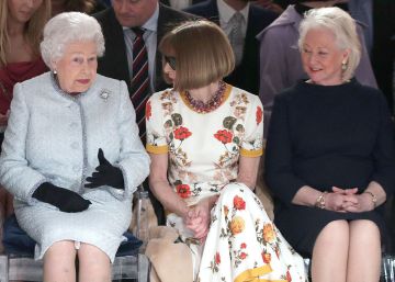 La confidente de Isabel II lo cuenta todo con su permiso