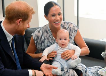 Príncipe Harry e Meghan Markle mostram filho na África do Sul