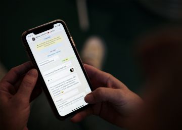 Así han evolucionado los padres y las madres en los grupos de WhatsApp del colegio