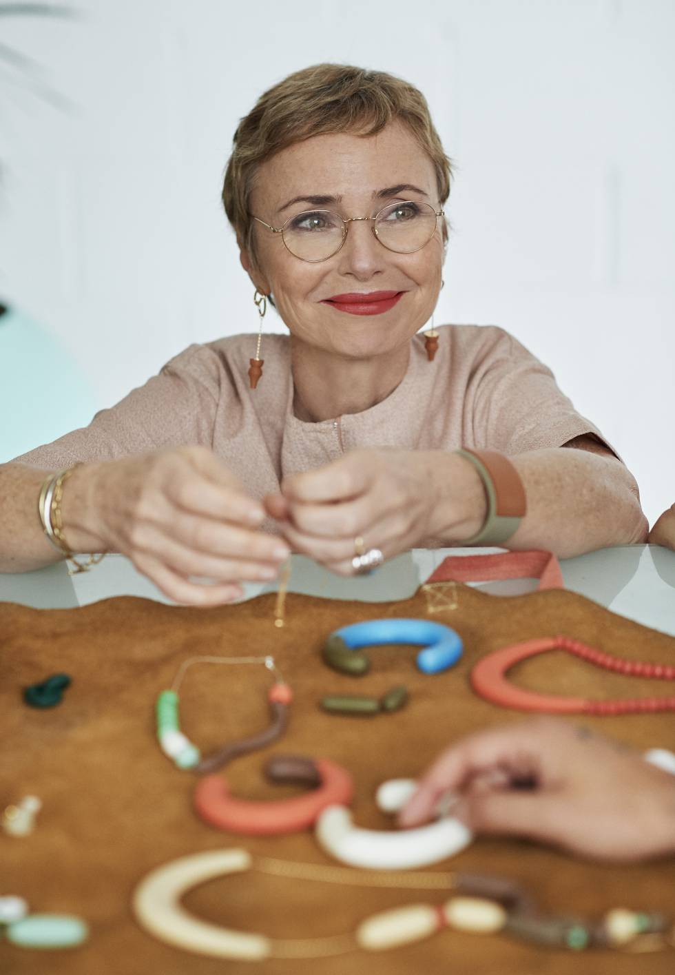 La diseñadora Helena Rohner, en el taller de Comme des Machines.