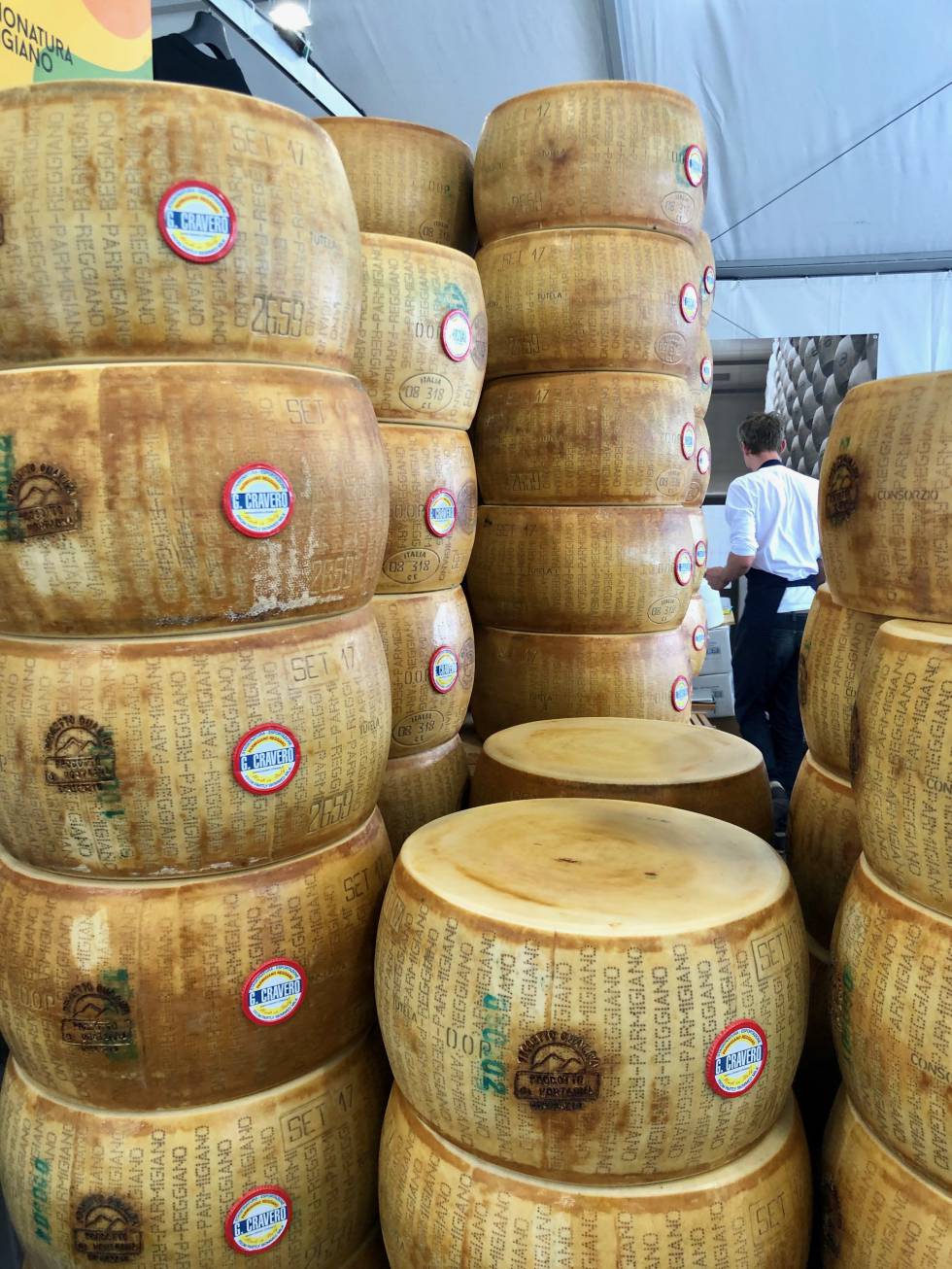 Carlo Petrini y los quesos de leche cruda