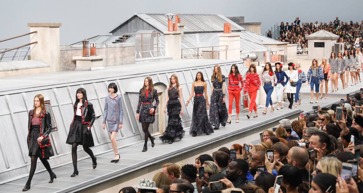 Final del desfile primaveraverano 2020 de Chanel, el 1 de octubre de 2019 en París.