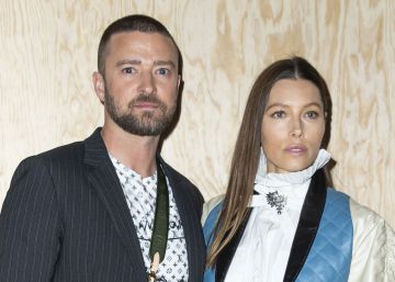 El placaje de un fan a Justin Timberlake en la Semana de la Moda de París