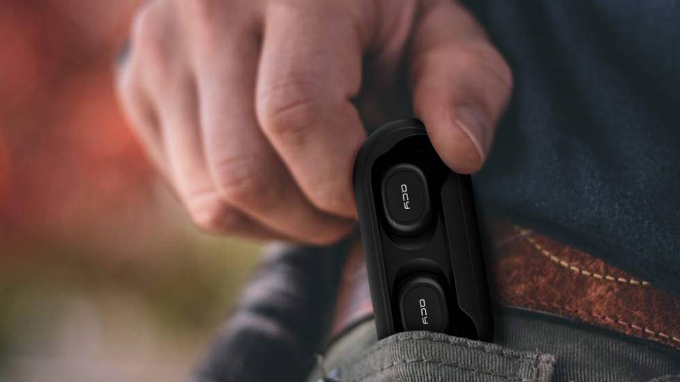 Los auriculares QCY T1 incluyen un práctico estuche de carga portátil para no quedarse sin batería en ningún sitio.