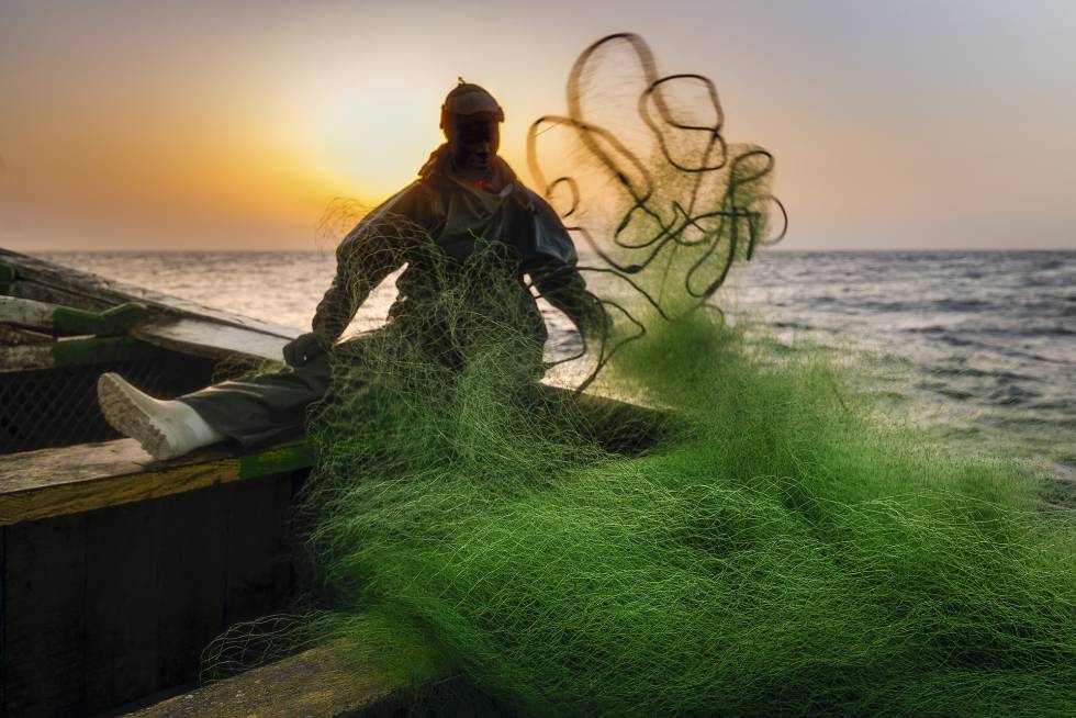 24 horas faenando con siete marineros en la costa de Senegal