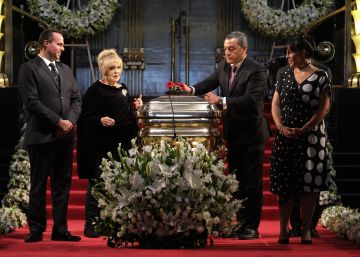 José José y el espectáculo de su muerte