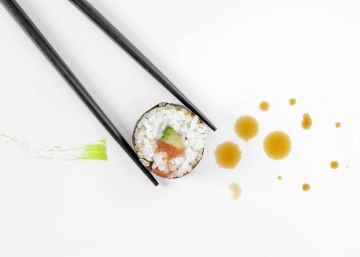 Ni el sushi de verdad se hace con salmón ni eso verde que tienes en el plato es wasabi