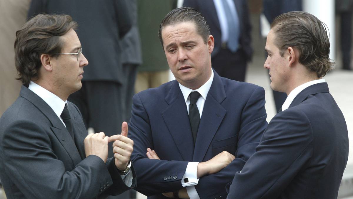 José, Fernando y Luis Masaveu, en el funeral de su padre.