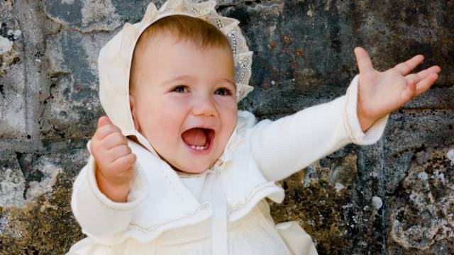 Sara, la primera niña nacida en 30 años en Urdués (Aragón).