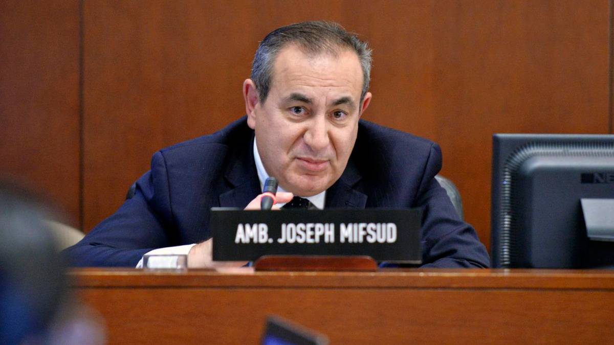 Joseph Mifsud, en una reunión de la OEA, en 2014.