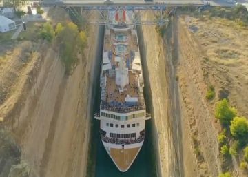 ¿Cabrá? Un buque de 22 metros de ancho en un canal de 25