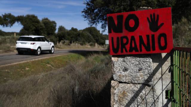 Carteles en contra de la mina en Retortillo.