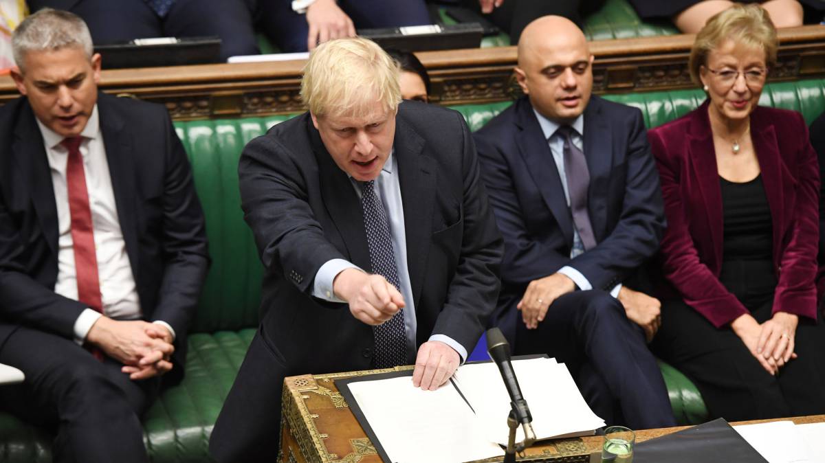 Johnson interviene ante el Parlamento.