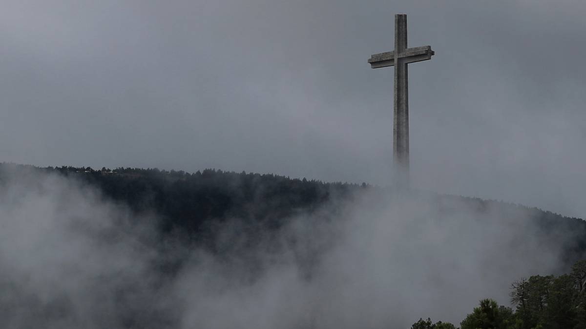 La cruz de la basílica del Valle de los Caídos.