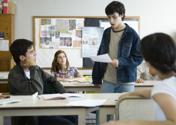 Los alumnos de 12 a 17 años pasan más tiempo conectados a Internet que en el colegio
