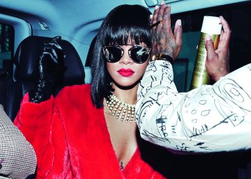 Rihanna convierte su cuenta de Instagram en un libro autobiográfico