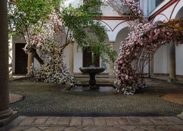 Guerrilla floral en Córdoba: estas no son decoraciones inocentes