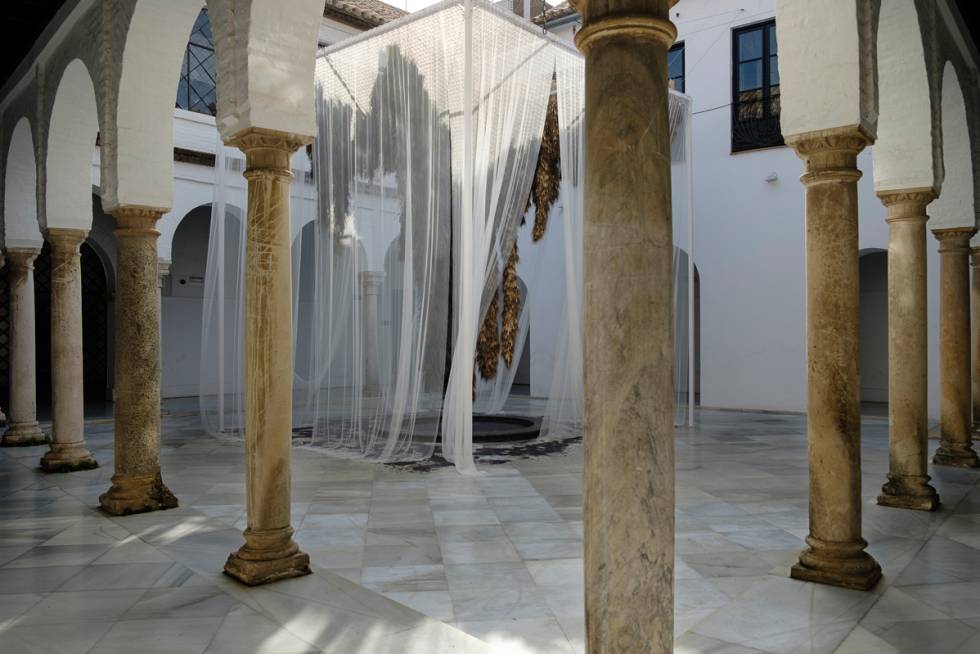 Vista de la instalación 'Trabajo de campo' de Mary Lennox en el Festival Flora 2019 (Córdoba).