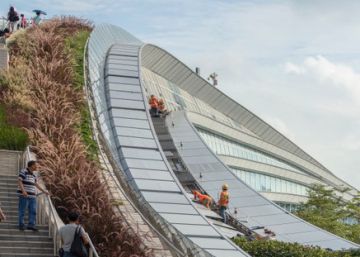 Una estación que parece un aeropuerto Una estación que parece un aeropuerto