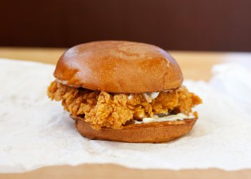 La salvaje batalla del sándwich de pollo