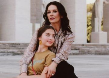 El Muestrario: la primera campaña de Catherine Zeta Jones y su hija Carys para Fendi