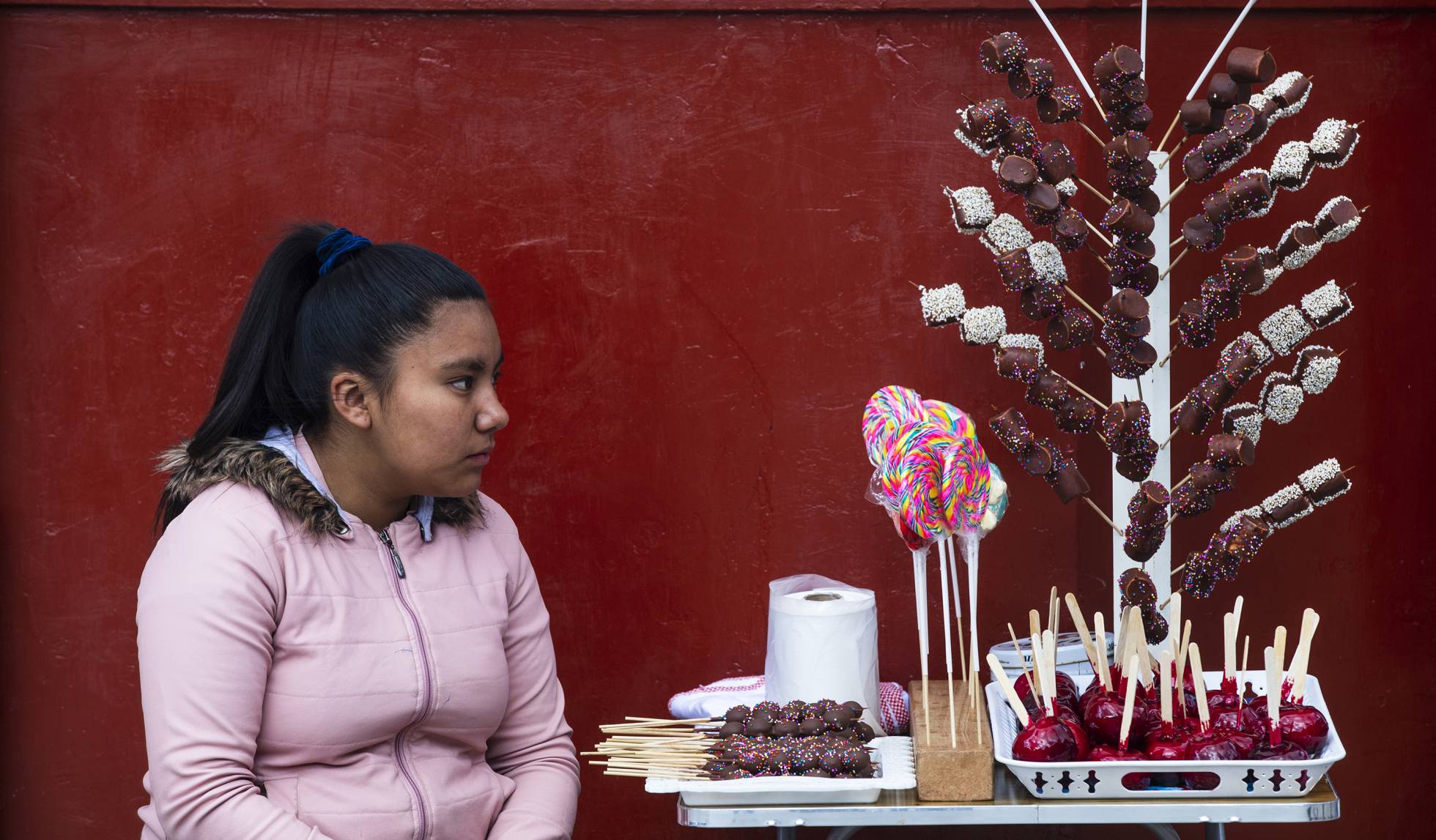 Vender dulces para pagar la universidad
