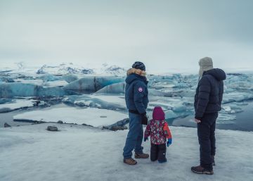 “Viajar con un niño es como hacerlo con un arma de socialización masiva”