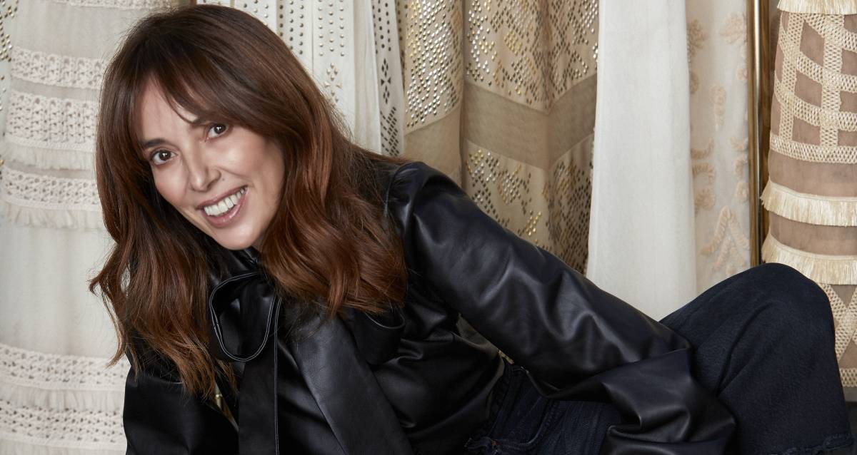 La diseñadora Teresa Helbig, con su colección.