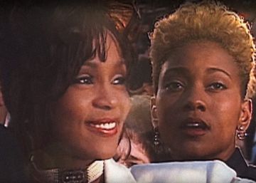 La mejor amiga de Whitney Houston desvela que mantuvieron una relación sentimental