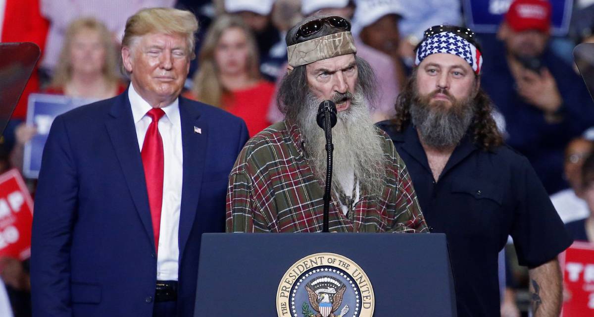 Donald Trump, Phil Robertson y Willie Robertson, en Monroe (EE UU), la semana pasada.
