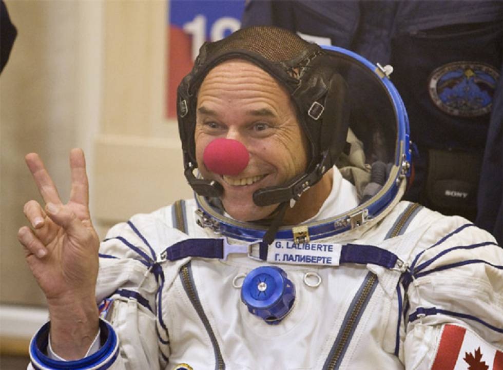 Laliberté, en 2009, antes de despegar a la Estación Espacial Internacional a bordo de la nave Soyouz.rn