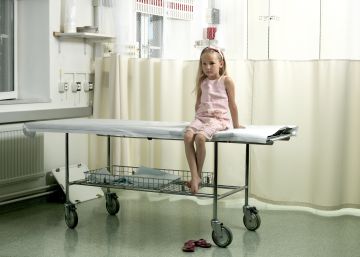 Fiebre, tos o vómitos: cuándo se debe llevar a un niño a urgencias