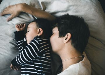 ¿Puede una guía decirme cómo debo dormir a mi hijo?