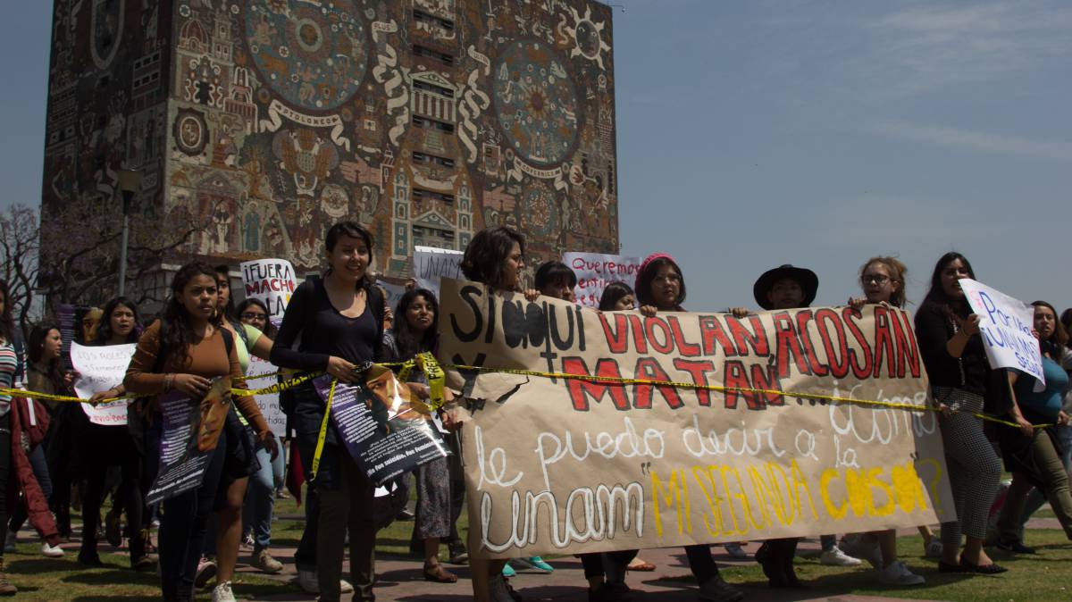 Manifestación feminista, en la UNAM.