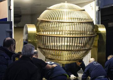 Los bombos de la Lotería de Navidad llegan al Teatro Real