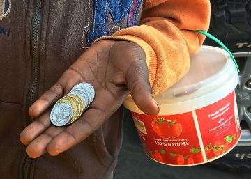 Niños encadenados a la mendicidad Niños encadenados a la mendicidad